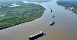 El Gobierno estudia descalificar a un competidor por la Hidrovía imagen-4