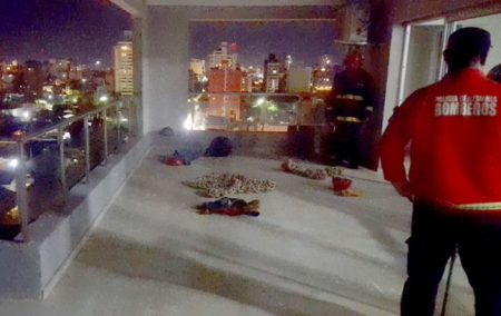 Posadas: así fue el operativo de la Policía de Misiones para rescatar a una víctima de violencia en un 10° piso y detener a su agresor imagen-6