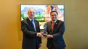 El gobernador Hugo Passalacqua se reunió en Perú con su par de Lambayeque para impulsar una ruta de turismo religioso internacional imagen-10