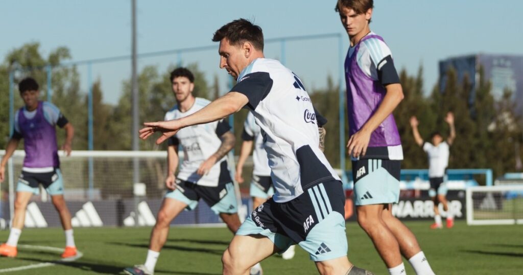 Messi, en casa: entrenamiento e ilusión de récord Mundial imagen-5