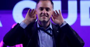 Una nueva encuesta confirma el impacto del escándalo Adorni: 20 puntos de caída en tres meses imagen-2