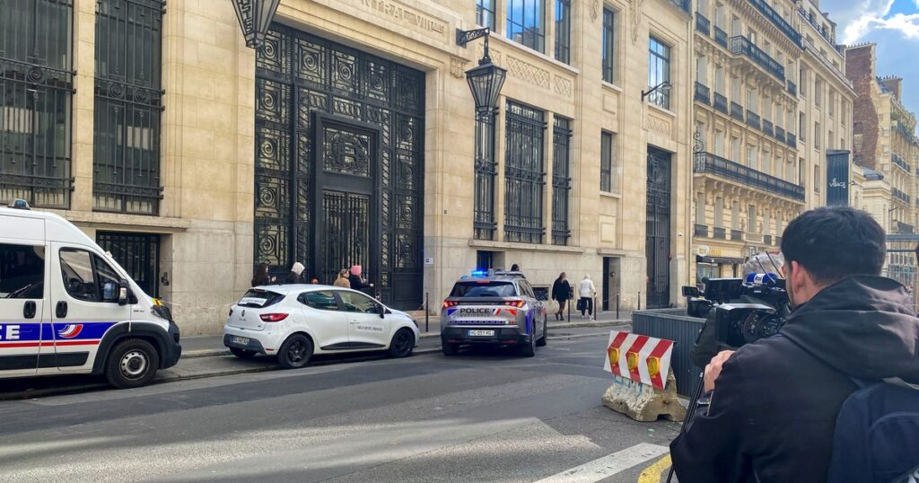 Temor en Francia: la Policía frustró un presunto atentado terrorista con bomba frente a un banco en París imagen-101