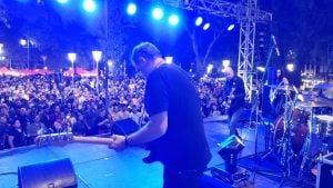 El Reventón en Posadas | JAF deslumbró en una noche multitudinaria con música y feria gastronómica imagen-9