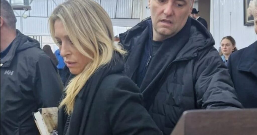 Según la nueva información de la fiscalía, Adorni y su esposa pagaron 10.000 dólares en primera clase para volar desde Nueva York Según la nueva información de la fiscalía, Adorni y su esposa pagaron 10.000 dólares en primera clase para volar desde Nueva York imagen-98