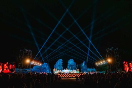 Chango Spasiuk iluminó una noche atravesada por la fe y la música regional imagen-19