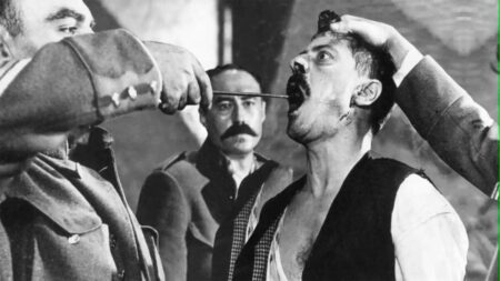 Solo una película española ha sido censurada durante la democracia: pasó dos años secuestrada pero fue un éxito cuando se estrenó Solo una película española ha sido censurada durante la democracia: pasó dos años secuestrada pero fue un éxito cuando se estrenó imagen-6