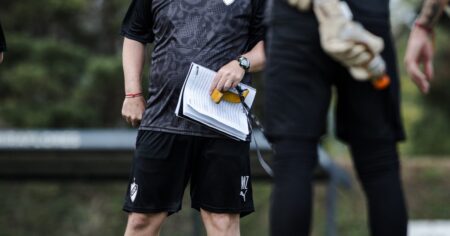 Platense visita a Peñarol por la Copa Libertadores imagen-16