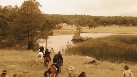 Esta serie western se filmó en el legendario rancho de John Wayne en Durango: 20 semanas de rodaje y más de 9.000 extras imagen-112