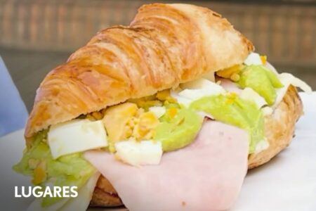 Croissants rellenos: 5 lugares para probar versiones saladas y originales imagen-8