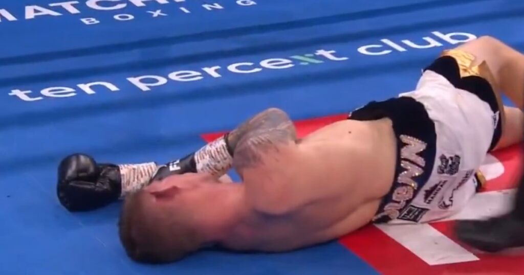 Drama en Inglaterra: Glenn Byrne derribó cuatro veces a William Crolla, pero sufrió un furibundo nocaut que tal vez le impida volver a boxear imagen-97