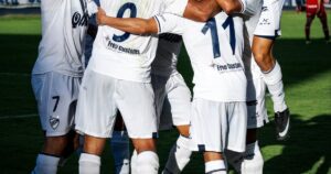 Quilmes confirmó su levantada con Gracián: triunfo y fiesta en el Sur imagen-1