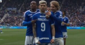 La emotiva dedicatoria del paraguayo Julio Enciso para Joaquín Panichelli: golazo para el Racing de Estrasburgo y un festejo especial imagen-3