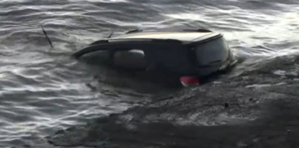 En qué zona de la costanera cayó una camioneta al río con una mujer y su hija imagen-96