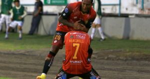 Un jugador argentino hizo un golazo olímpico y le ganó al Santos sin Neymar en el arranque de la Copa Sudamericana 2026 imagen-3