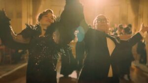 Para empezar y terminar este fin de semana: una miniserie de ocho episodios truculentos y vengativos imagen-3