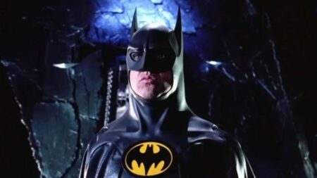 Tim Burton nos mostró el verdadero superpoder de Batman: el eyeliner imagen-6
