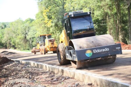 Asfaltado de calle Salto Alegría en Eldorado: “Ya se ha concretado el 30% de la obra” imagen-6