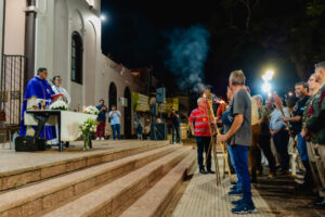 Malvinas, 44 años después: la vigilia en Posadas volvió a poner en debate la memoria, las heridas y el sentido de la guerra imagen-1