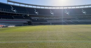 Así luce el césped del Monumental a horas de recibir a Belgrano Así luce el césped del Monumental a horas de recibir a Belgrano imagen-1