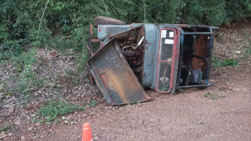 Despistó con su Jeep en una zona rural y terminó hospitalizado imagen-5
