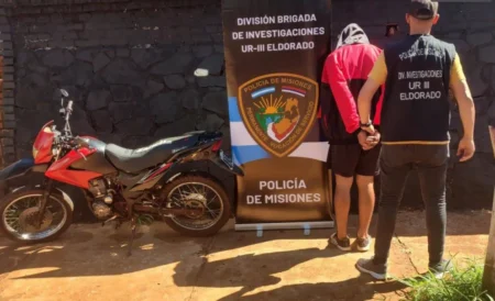 Detienen a un joven en Eldorado tras intentar evadir un control con una moto adulterada imagen-12