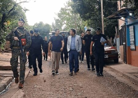 La Policía de Misiones desplegó un megaoperativo de seguridad con 2.500 efectivos en toda la provincia La Policía de Misiones desplegó un megaoperativo de seguridad con 2.500 efectivos en toda la provincia imagen-124