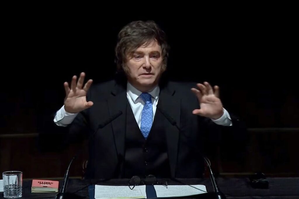 Javier Milei y sus medidas, en vivo: las negociaciones con el Banco Mundial y el nuevo recurso por la reforma laboral imagen-5