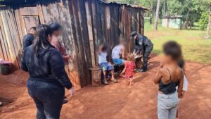 Hallaron a cinco hermanos solos y en condiciones precarias: quedaron bajo resguardo imagen-2