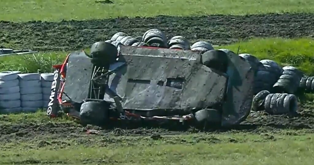 Impactante accidente en el TC: "Estoy bien, pero el auto está desfigurado" imagen-5