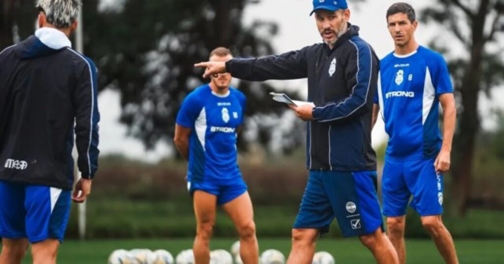 Ariel Pereyra continuaría como DT de Gimnasia el resto del Apertura imagen-5