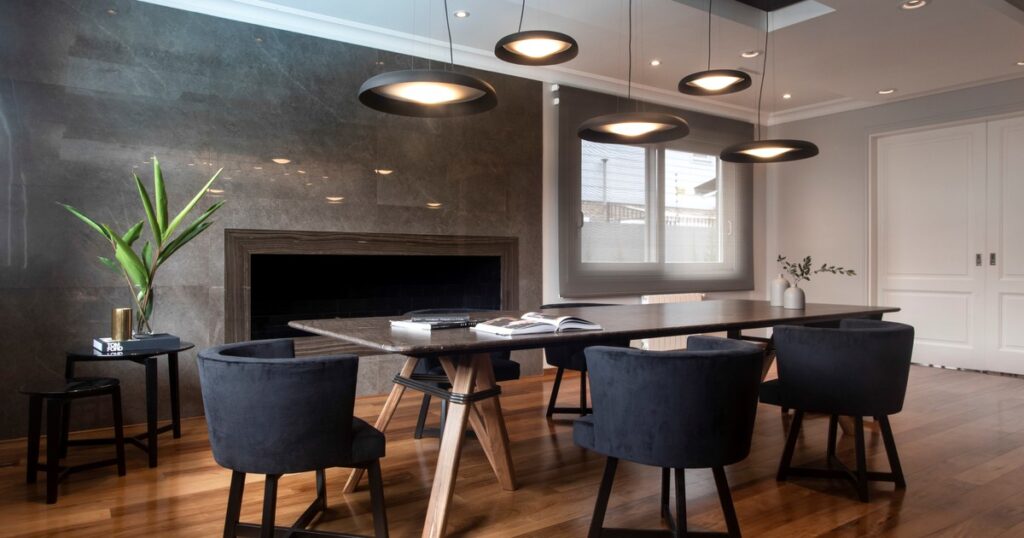 Adiós para siempre a la mesa del comedor: la nueva tendencia que la reemplaza imagen-4