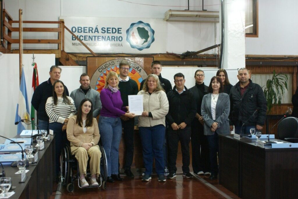 El Concejo Deliberante oficializó la denominación de una plazoleta en honor al Sargento de la Policía de Misiones Juan de la Cruz Rodríguez imagen-5
