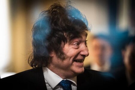 Nuevo ataque de Milei a los periodistas tras el informe de gestión de Adorni imagen-8