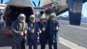 Javier Milei arribó al portaaviones USS Nimitz para participar de ejercicios navales con EE.UU. imagen-70
