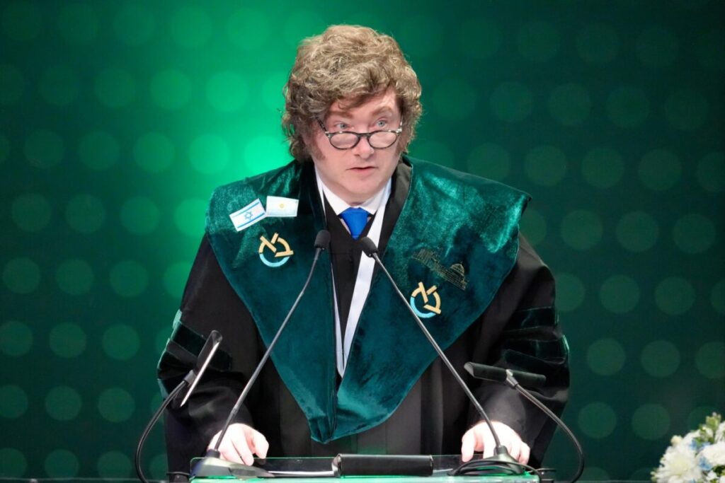 Javier Milei, en Israel: fue ovacionado en la Universidad Bar Ilan y volvió a atacar a la prensa imagen-97