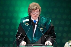 Javier Milei, en Israel: fue ovacionado en la Universidad Bar Ilan y volvió a atacar a la prensa imagen-3