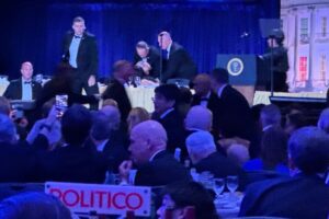 Evacuaron a Trump por una amenaza durante una cena con periodistas imagen-2