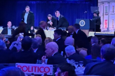 Evacuaron a Trump por una amenaza durante una cena con periodistas imagen-6