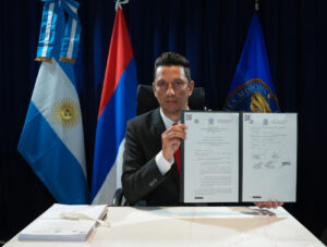 LLA presentó un proyecto para terminar con la aduana paralela que asfixia a los comerciantes imagen-2