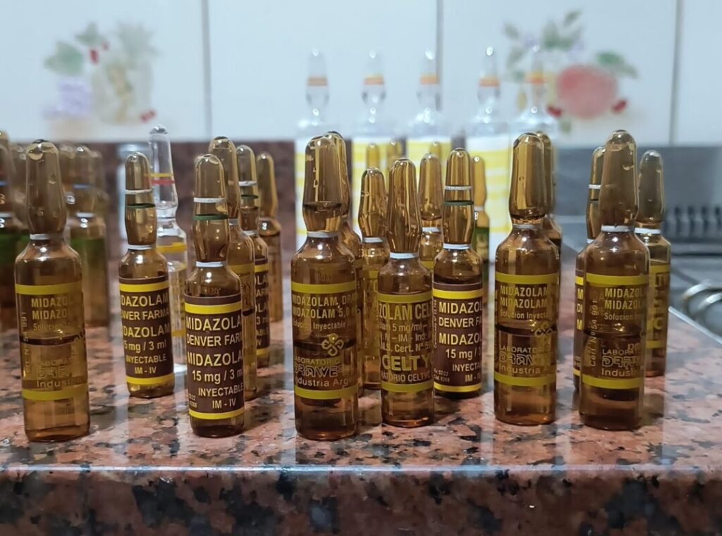 Hallaron muerto a un enfermero en su departamento de Palermo: tenía ampollas de propofol en la cocina imagen-96