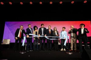 Avelluto, exministro de Cultura, habló sobre los silbidos contra Leonardo Cifelli y la tensión en la apertura de la Feria del Libro: “Monopolio del autoritarismo” imagen-3