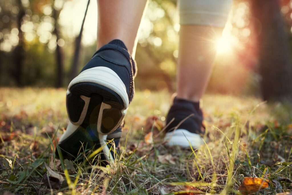 Ni caminar ni gimnasio: el ejercicio ideal para adultos que mejora la agilidad y la resistencia imagen-98