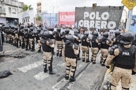 Los piqueteros anuncian cortes en los accesos a la Ciudad y en puntos de todo el país para pedir que no anulen un plan imagen-8