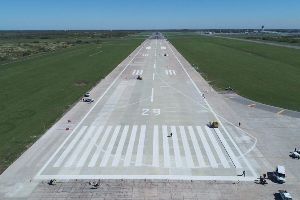 Habrá menos asientos para viajar a EE.UU. por las obras en Ezeiza Habrá menos asientos para viajar a EE.UU. por las obras en Ezeiza imagen-94
