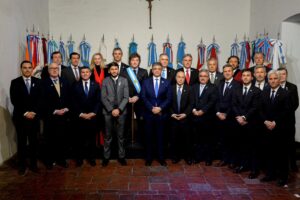 El Gobierno dispuso un anticipo financiero a 12 provincias por $400.000 millones imagen-1