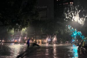 Tormenta en el AMBA: calles inundadas y complicaciones para transitar imagen-4