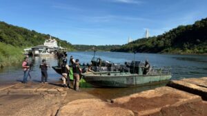 Tiroteo en el río: hirieron a una prefecta en un violento operativo contra contrabandistas imagen-2