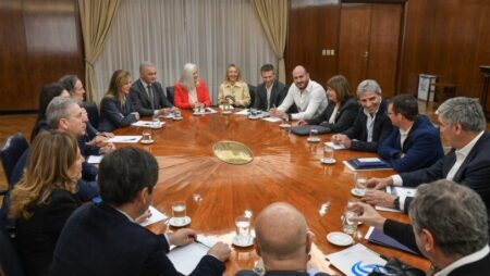 Un senador misionero estuvo en la mesa política de Bullrich y Caputo imagen-6