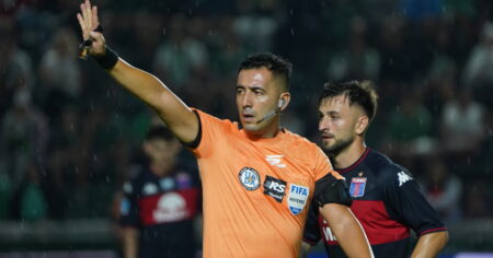 Los árbitros de la fecha 14 del Torneo Apertura: Lobo Medina, uno de los apuntados por corrupción, vuelve a dirigir en la Liga Profesional imagen-6