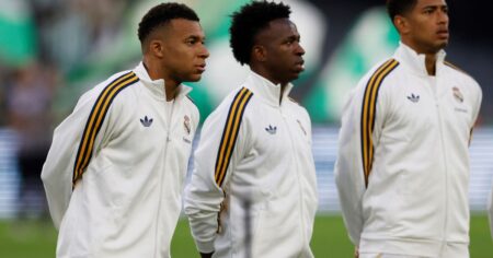 Vinicius aprovechó el rebote y abrió el marcador imagen-16